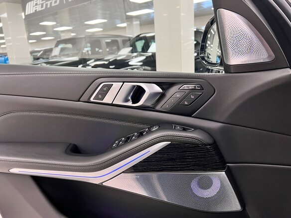 2026 BMW X7 40d I (G07) Рестайлинг, серый, 17999000 рублей - вид 13