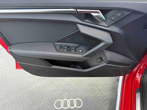 2022 Audi A3 Sportback 35 TFSI IV (8Y), красный, 2360000 рублей - вид 18