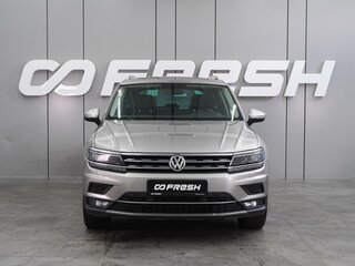 2018 Volkswagen Tiguan II, серебристый, 2639000 рублей, вид 3