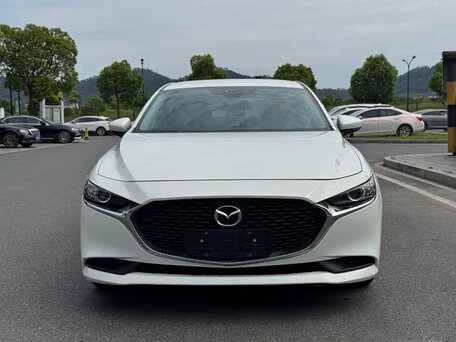 2021 Mazda 3 Axela IV (BP), белый, 1507777 рублей, вид 2