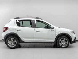 2021 Renault Sandero Stepway II Рестайлинг, белый, 1299000 рублей, вид 4