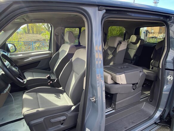 2022 Volkswagen Multivan T7, серый, 5850000 рублей - вид 29