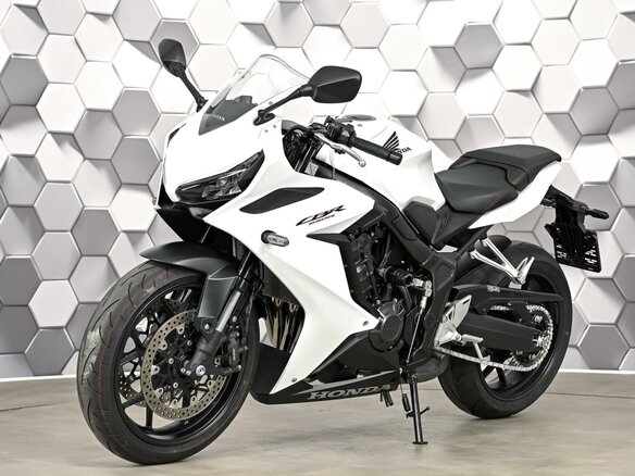 2024 Honda CBR 650R, белый, 1099000 рублей - вид 1