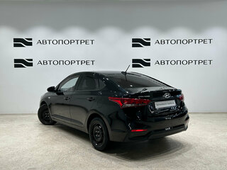 2019 Hyundai Solaris II, чёрный, 949000 рублей, вид 3