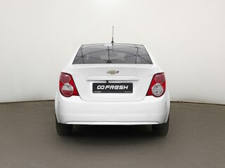 2014 Chevrolet Aveo II, белый, 787000 рублей, вид 3