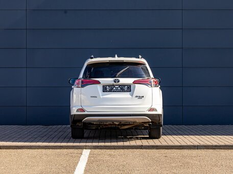 2019 Toyota RAV4 IV (XA40) Рестайлинг, белый, 2095000 рублей, вид 5
