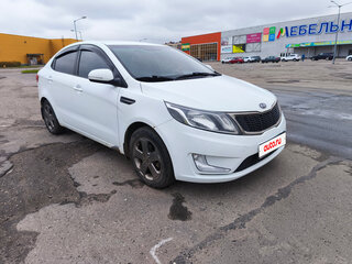 2012 Kia Rio 5-speed III, белый, 900000 рублей, вид 5