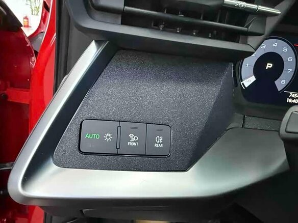 2022 Audi A3 Sportback 35 TFSI IV (8Y), красный, 2360000 рублей - вид 12
