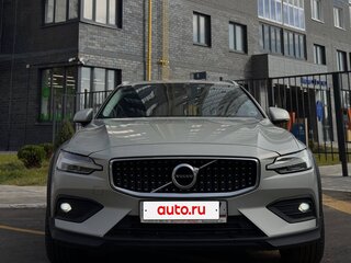 2019 Volvo V60 Cross Country II, серый, 2650000 рублей, вид 3