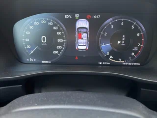 2021 Volvo XC40 I, чёрный, 3150000 рублей, вид 4