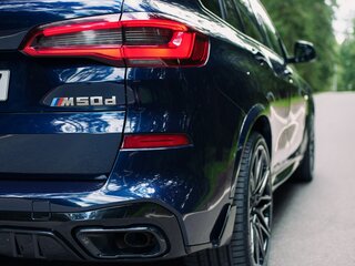 2020 BMW X5 M50d IV (G05/G18), синий, 6100000 рублей, вид 4