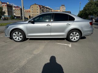 2014 Volkswagen Jetta VI Рестайлинг, серебристый, 900000 рублей, вид 5