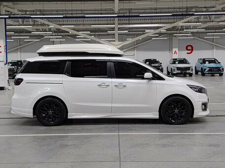 2016 Kia Carnival III, белый, 2550000 рублей, вид 5