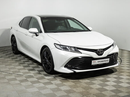 2020 Toyota Camry VIII (XV70), белый, 2450000 рублей, вид 3