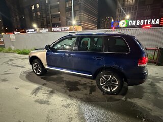 2006 Volkswagen Touareg I, синий, 655000 рублей, вид 2