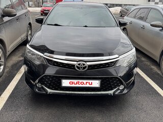 2018 Toyota Camry VII (XV50) Рестайлинг 2, чёрный, 1950000 рублей, вид 2