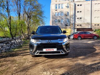 2020 Mitsubishi Outlander III Рестайлинг 3, чёрный, 2400000 рублей, вид 1