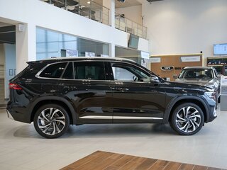 2026 Geely Monjaro I Рестайлинг, чёрный, 4954990 рублей, вид 4