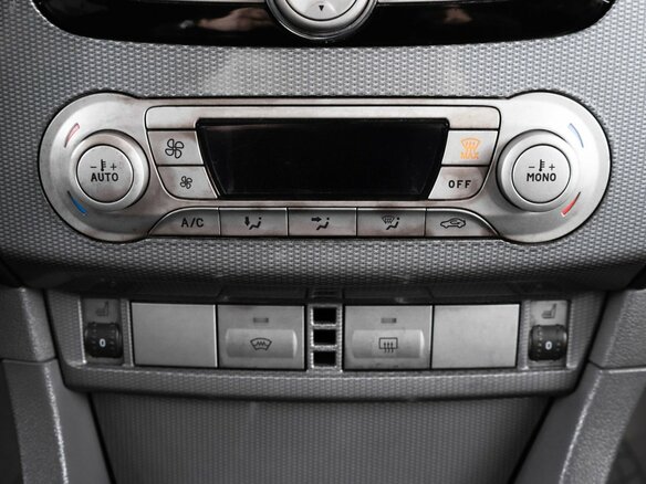2011 Ford Focus II Рестайлинг, белый, 799000 рублей - вид 13