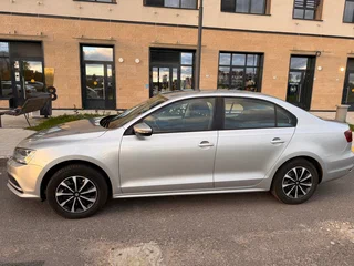 2018 Volkswagen Jetta VI Рестайлинг, серебристый, 1250000 рублей, вид 4