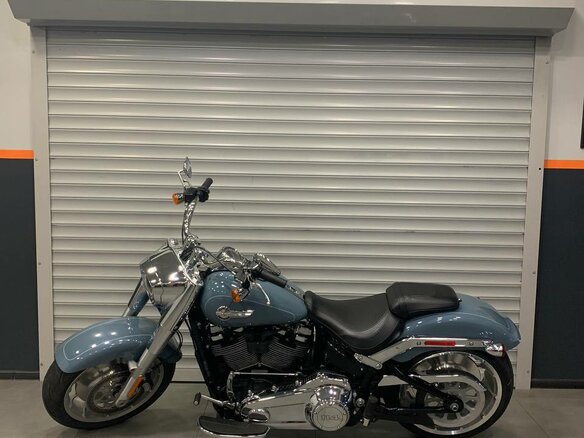 2024 Harley-Davidson Fat Boy, голубой, 2900000 рублей