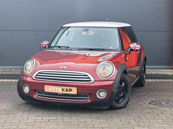 2008 Mini Hatch Cooper II (R56), красный, 749000 рублей