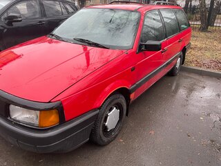 1990 Volkswagen Passat B3, красный, 300000 рублей, вид 1
