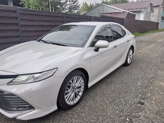 2019 Toyota Camry VIII (XV70), белый, 2950000 рублей, вид 1