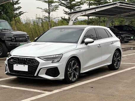 2022 Audi A3 Sportback 35 TFSI IV (8Y), белый, 2200000 рублей, вид 2