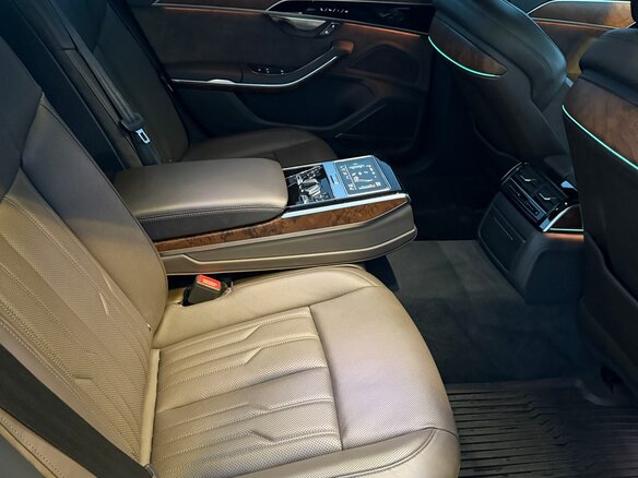 2019 Audi A8 Long 55 TFSI IV (D5), синий, 5250000 рублей - вид 18
