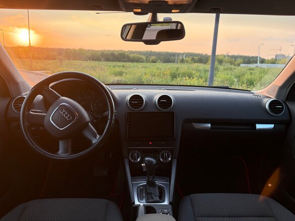 2009 Audi A3 II (8P) Рестайлинг 2, красный, 859000 рублей - вид 12