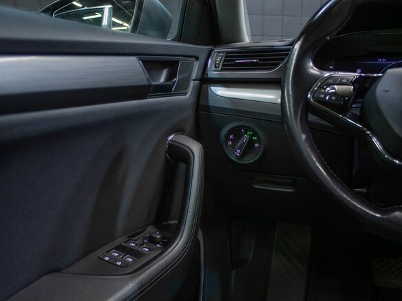 2021 Skoda Superb III Рестайлинг, серый, 1847000 рублей - вид 12