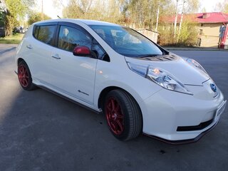 2015 Nissan Leaf 30kWh I (ZE0/AZE0), белый, 1100000 рублей, вид 2