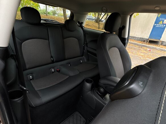 2018 Mini Hatch Cooper III (F55/F56), жёлтый, 1800000 рублей - вид 14