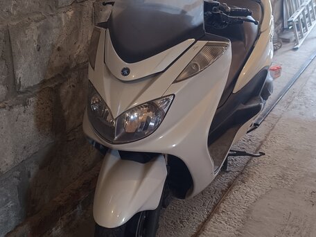 2010 Yamaha Majesty 400, белый, 300000 рублей, вид 1