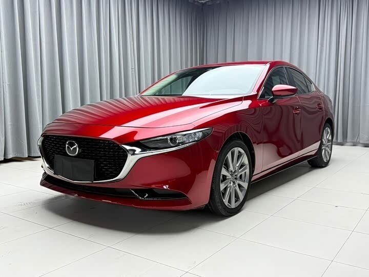 Открыть фотографии: Mazda 3 IV (BP)