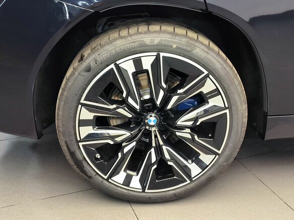 2026 BMW X3 Long 30L xDrive IV (G45/G48), чёрный, 7880000 рублей - вид 17