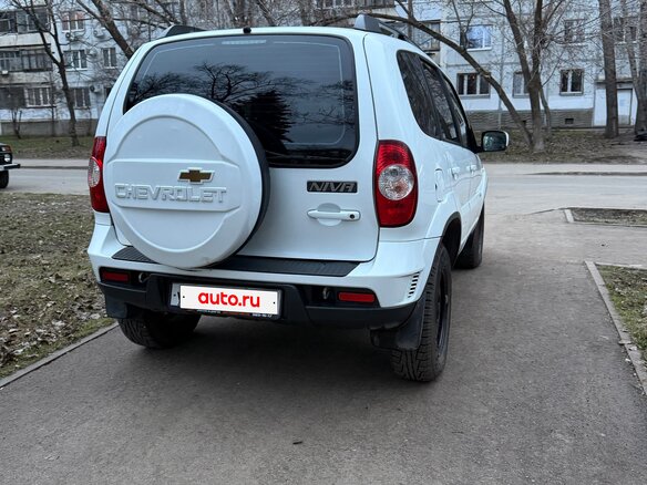 2014 Chevrolet Niva I Рестайлинг, белый, 850000 рублей - вид 12