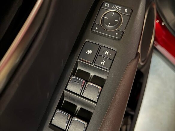 2018 Lexus NX 200 I Рестайлинг, красный, 4000000 рублей - вид 30