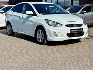 2012 Hyundai Solaris I, белый, 679990 рублей, вид 1