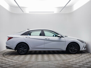 2021 Hyundai Elantra VII (CN7), белый, 2035000 рублей, вид 4