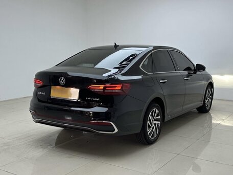 2022 Volkswagen Lavida III Рестайлинг, чёрный, 1555000 рублей, вид 2