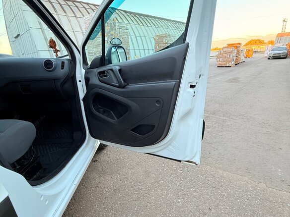 2013 Peugeot Partner, белый, 888000 рублей - вид 13
