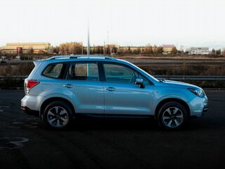 2017 Subaru Forester IV Рестайлинг 2, серебристый, 1960000 рублей, вид 4