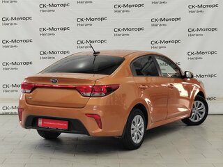 2018 Kia Rio IV, оранжевый, 1350000 рублей, вид 4