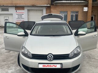 2010 Volkswagen Golf VI, серебристый, 650000 рублей, вид 2