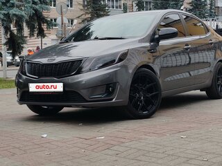 2013 Kia Rio 5-speed III, серый, 1150000 рублей, вид 2