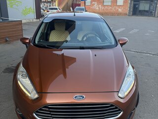 2015 Ford Fiesta Mk6 Рестайлинг, коричневый, 700000 рублей, вид 1