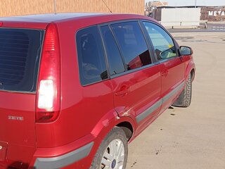 2006 Ford Fusion I Рестайлинг, красный, 330000 рублей, вид 4