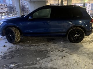 2016 Volkswagen Touareg II Рестайлинг, синий, 2450000 рублей, вид 1